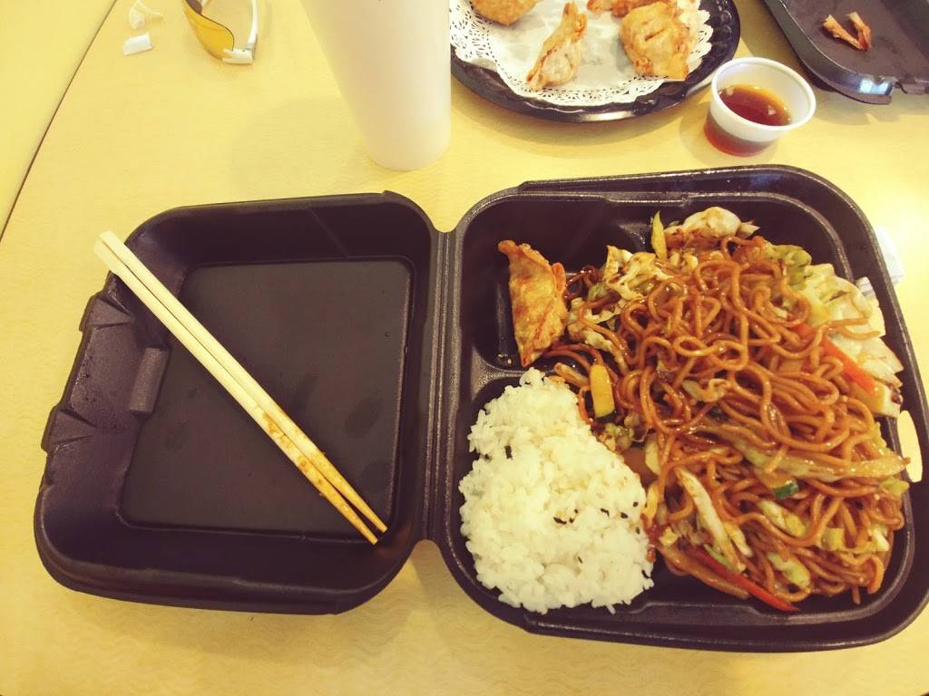 Yogis Grill | restaurant | 3121 W Peoria Ave #105, Phoenix, AZ 85029, USA | 6232427071 OR +1 623-242-7071