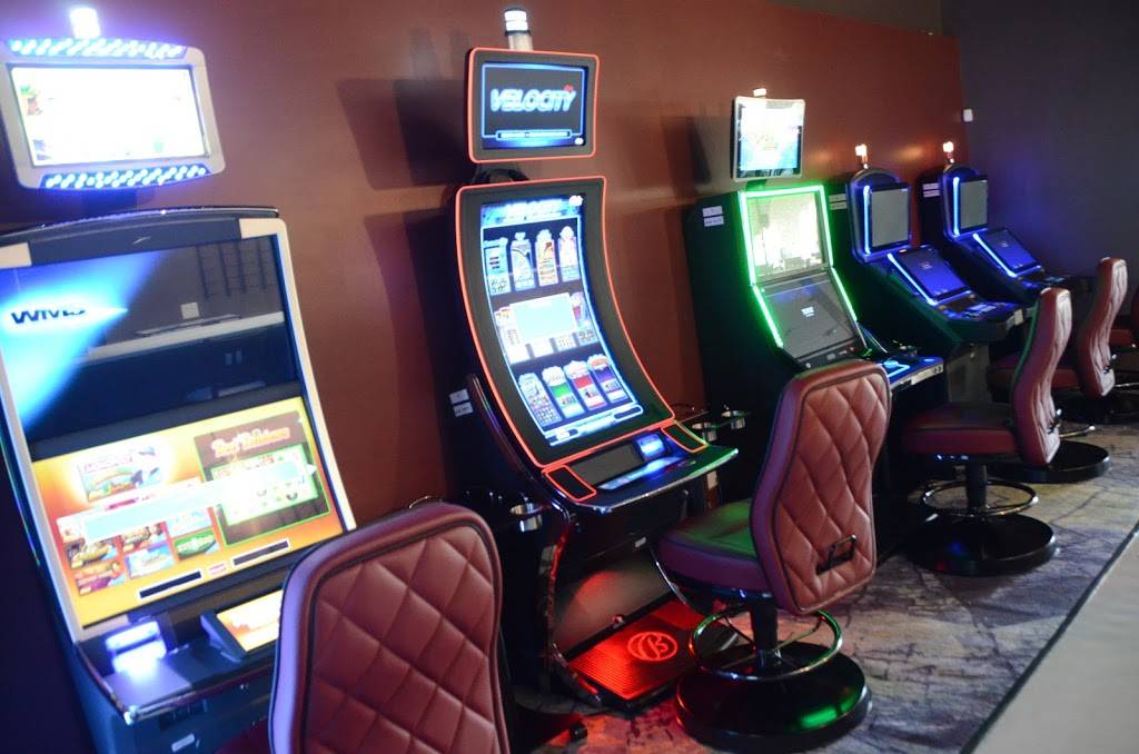 Wild Crab Boil | restaurant | 2450 N, US-12 unit i, Spring Grove, IL 60081, USA | 8155810142 OR +1 815-581-0142