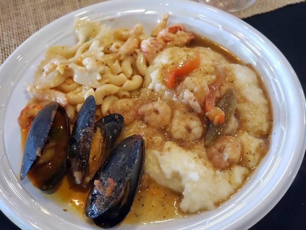 Boots n Badges | restaurant | 9847 E Adamo Dr, Tampa, FL 33619, USA | 8134436060 OR +1 813-443-6060