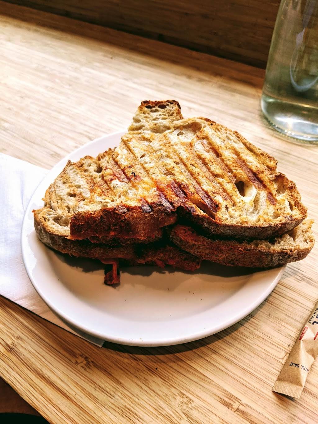 Station W | cafe | 3852 Rue Wellington, Verdun, QC H4G 3M6, Canada | 5145089768 OR +1 514-508-9768