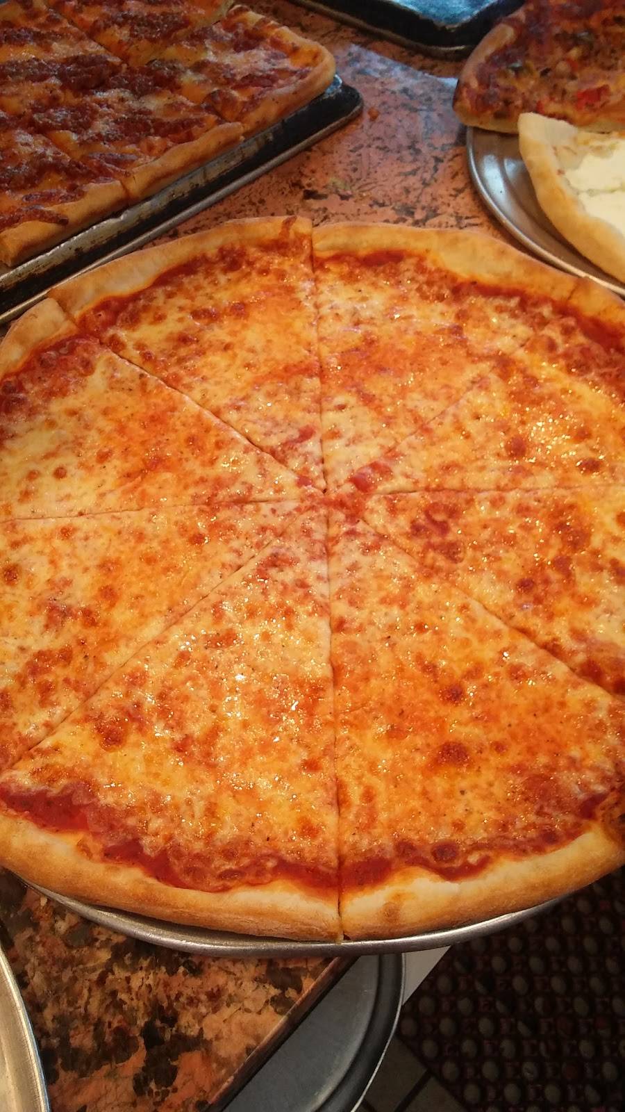 Furcis Pizza Inc | restaurant | 271 Snedecor Ave, Bayport, NY 11705, USA | 6314725600 OR +1 631-472-5600