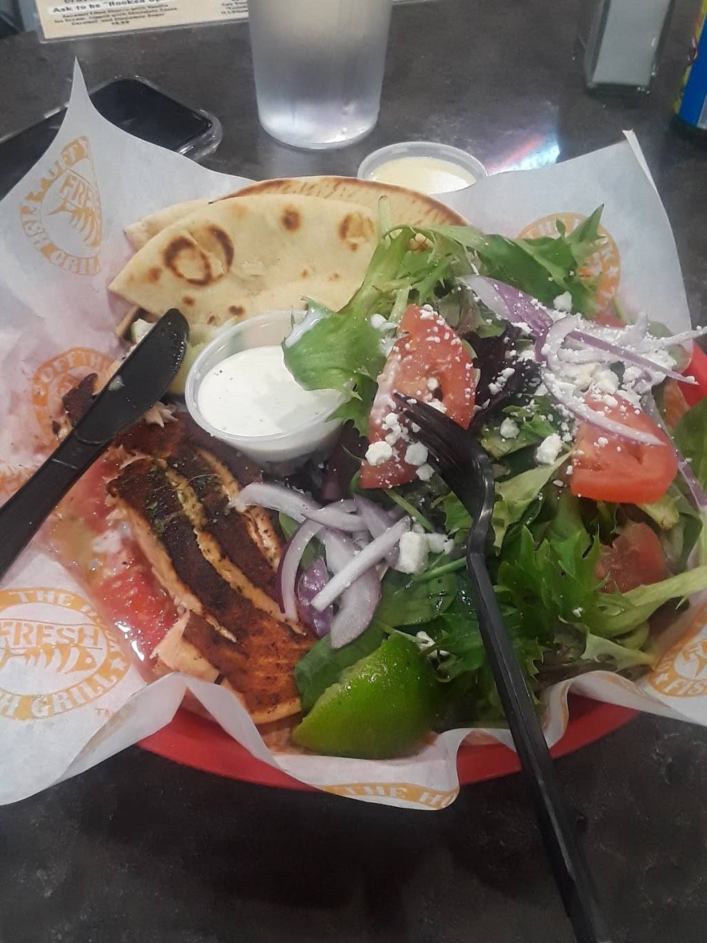 Off the Hook Fish Grill | restaurant | 13809 Whittier Blvd, Whittier, CA 90605, USA | 5626321493 OR +1 562-632-1493