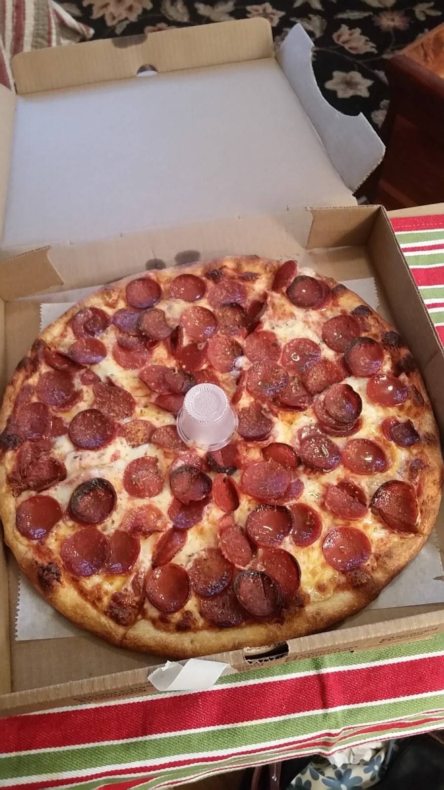 Pizza Joint | restaurant | 239 Ocean St, South Portland, ME 04106, USA | 2077673220 OR +1 207-767-3220