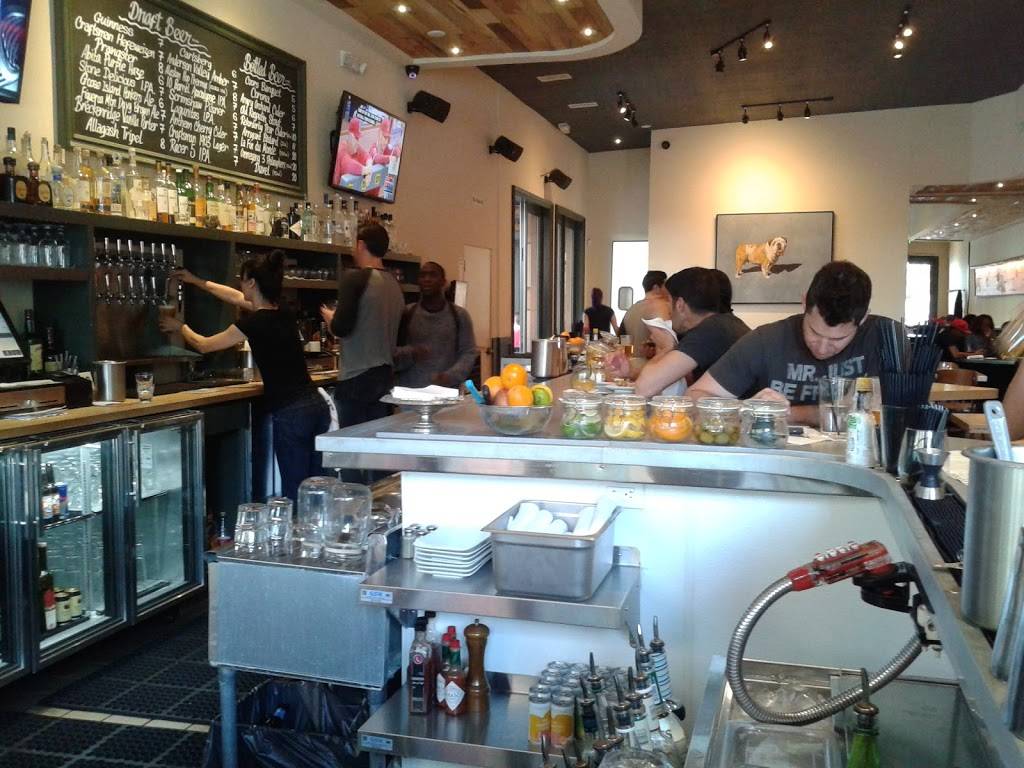 The Fat Dog | restaurant | 11050 W Magnolia Blvd, North Hollywood, CA 91601, USA | 8189853644 OR +1 818-985-3644