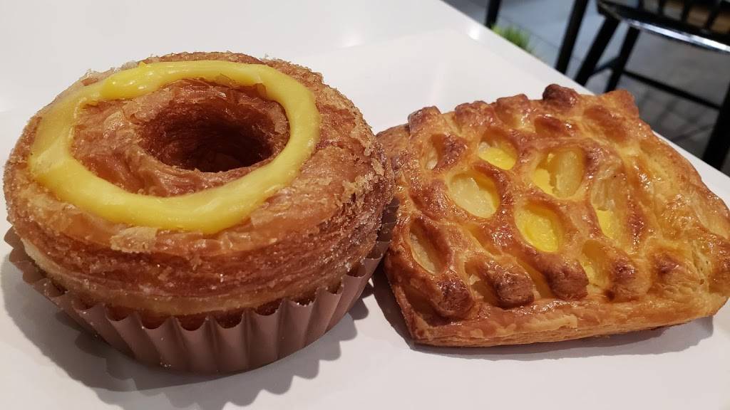 Paris Baguette | restaurant | 17136 Ventura Blvd, Encino, CA 91316, USA | 8188170048 OR +1 818-817-0048