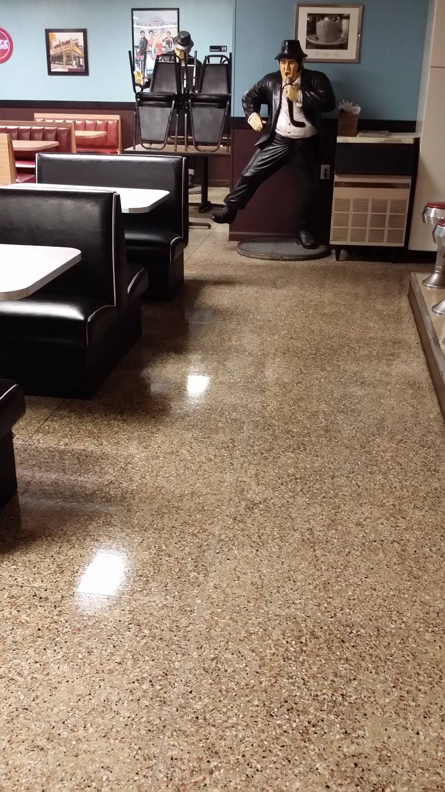 Avenue Grill | restaurant | 2223 Mineral Spring Ave, North Providence, RI 02911, USA | 4012327722 OR +1 401-232-7722