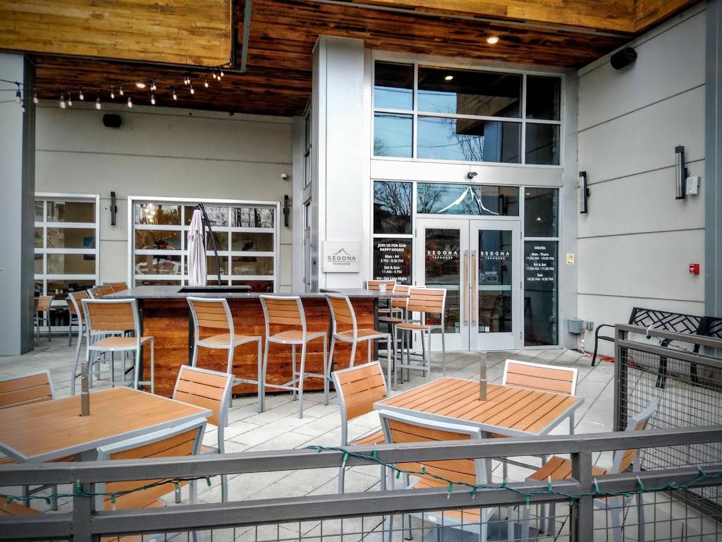 Sedona Taphouse | restaurant | 1120 3rd Ave N, Nashville, TN 37208, USA | 6159334260 OR +1 615-933-4260
