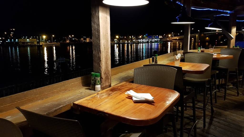 Sculleys Seafood Restaurant | restaurant | 190 Boardwalk, Madeira Beach, FL 33708, USA | 7272584820 OR +1 727-258-4820