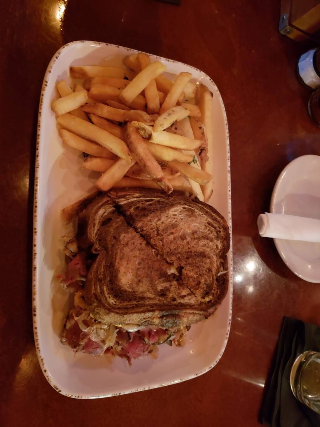 Tap Room at the Hollander Hotel | restaurant | 421 4th Ave N, St. Petersburg, FL 33701, USA | 7278737900 OR +1 727-873-7900