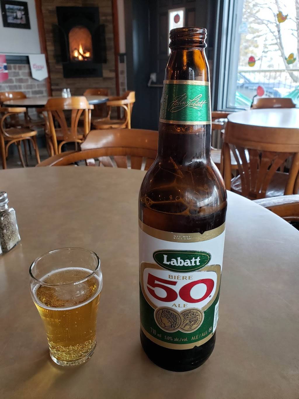 Hotel Victoria Inc | restaurant | 21 Rue Principale, Les Coteaux, QC J7X 1A1, Canada | 4502679014 OR +1 450-267-9014