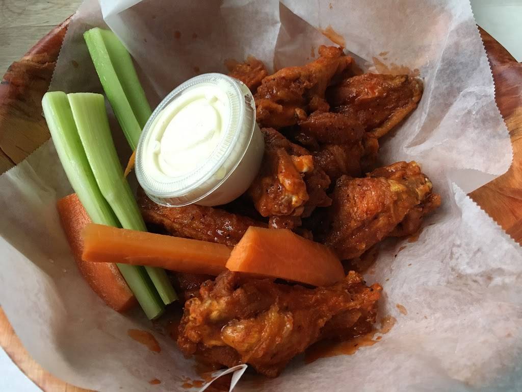 ODaniels GinMill & Grill | restaurant | 1305 Abbott Rd, Buffalo, NY 14218, USA | 7168231100 OR +1 716-823-1100