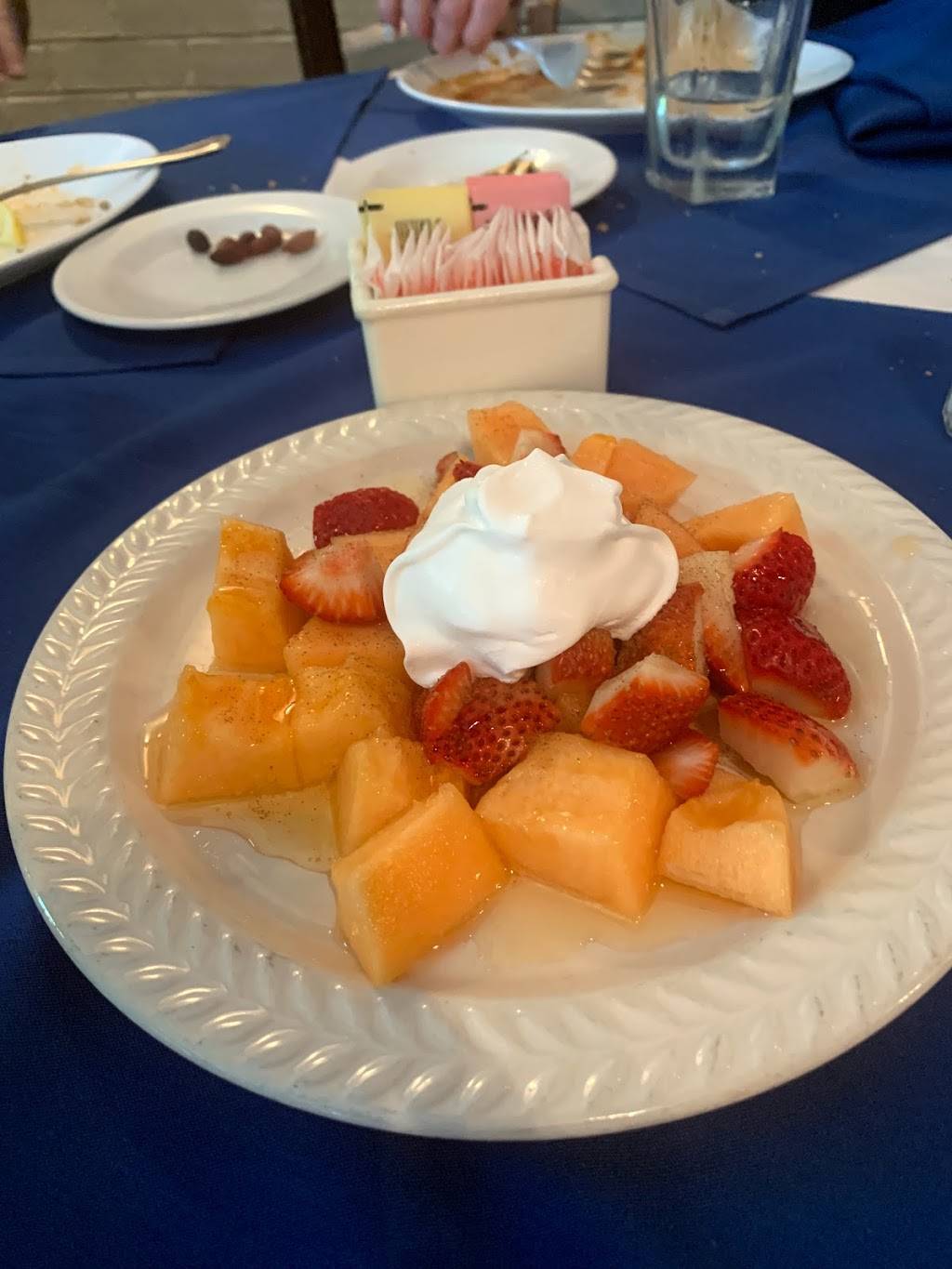 Greek Isles Grille and Taverna | restaurant | 3309 N Central Expy #370, Plano, TX 75023, USA | 9724237778 OR +1 972-423-7778