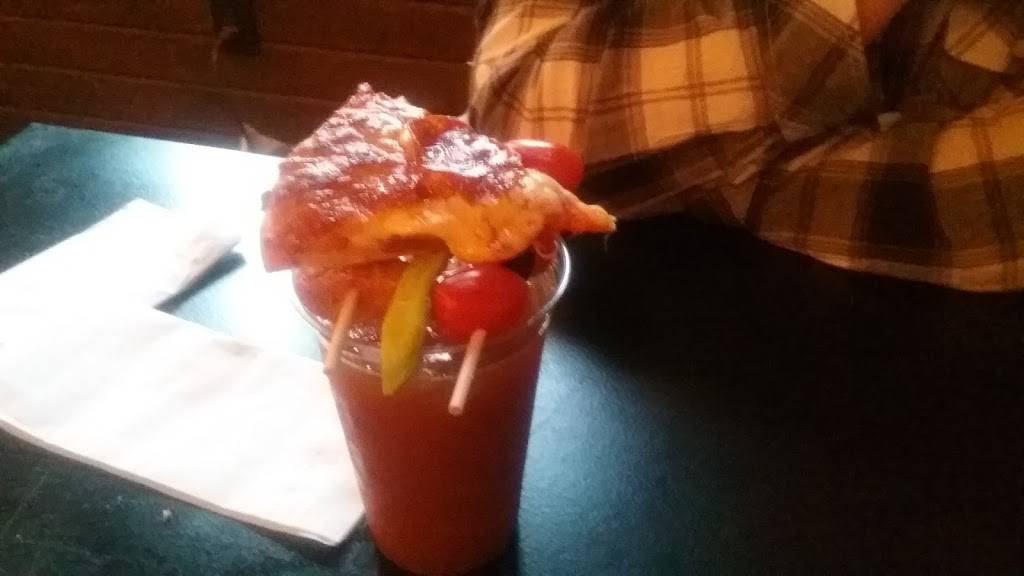 Guarnieri Pizzeria | restaurant | 220 E Spring St, St Marys, OH 45885, USA | 4193942244 OR +1 419-394-2244