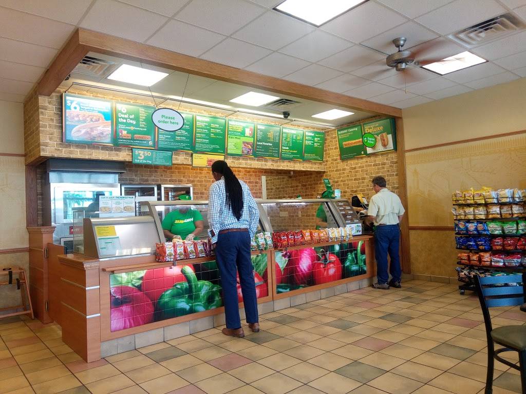 Subway Restaurants | restaurant | 561 NE 81st St Unit 19, Miami, FL 33138, USA | 3057951300 OR +1 305-795-1300