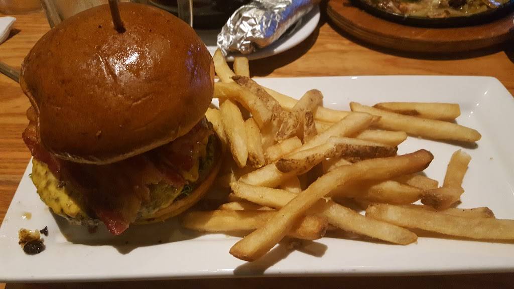 Chilis Grill & Bar | restaurant | 5705 NW 173rd Dr, Miami Gardens, FL 33015, USA | 3058215699 OR +1 305-821-5699