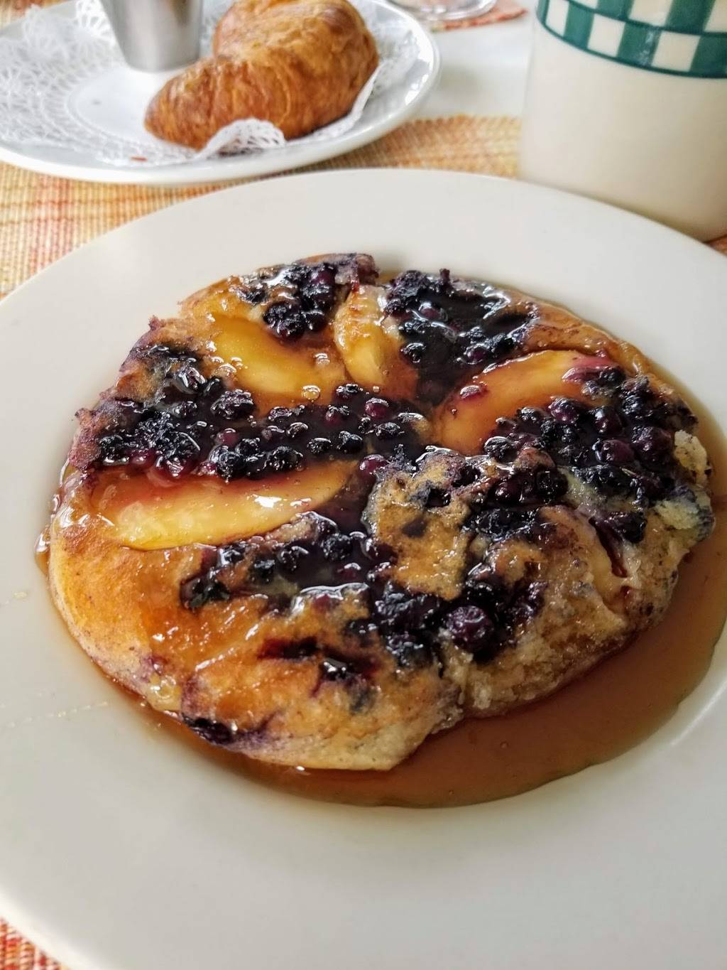 Youngtown Inn and Restaurant | restaurant | 581 Youngtown Rd, Lincolnville, ME 04849, USA | 2077634290 OR +1 207-763-4290