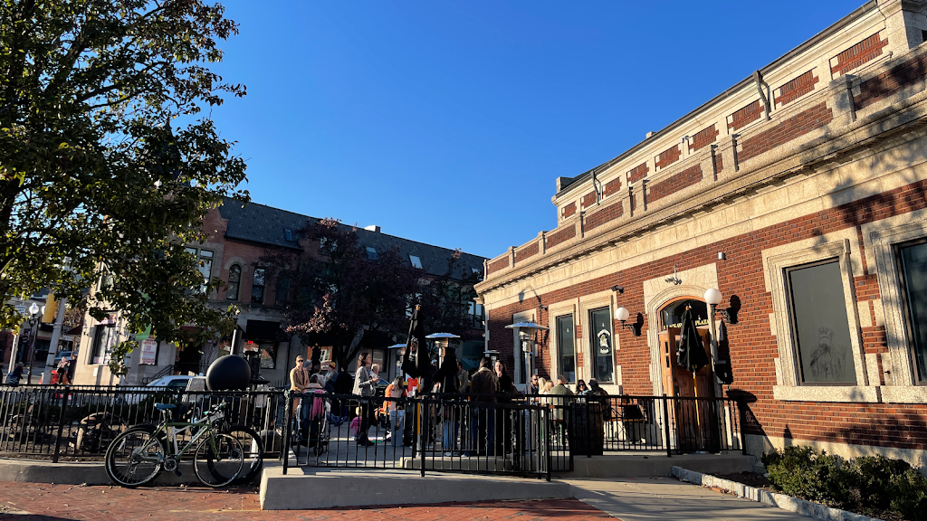 Pineapple Express Barbecue | restaurant | 1 Lackawanna Plaza, Montclair, NJ 07042, USA | 9733376358 OR +1 973-337-6358