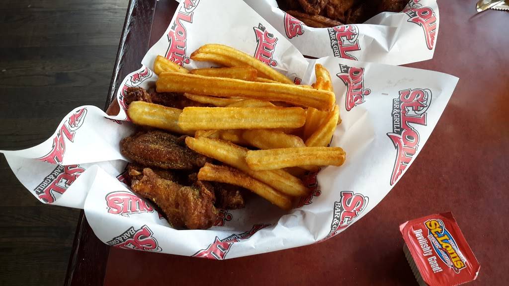 St. Louis Bar & Grill | restaurant | 10620 Yonge St Unit 16, Richmond Hill, ON L4C 3C8, Canada | 9057800183 OR +1 905-780-0183