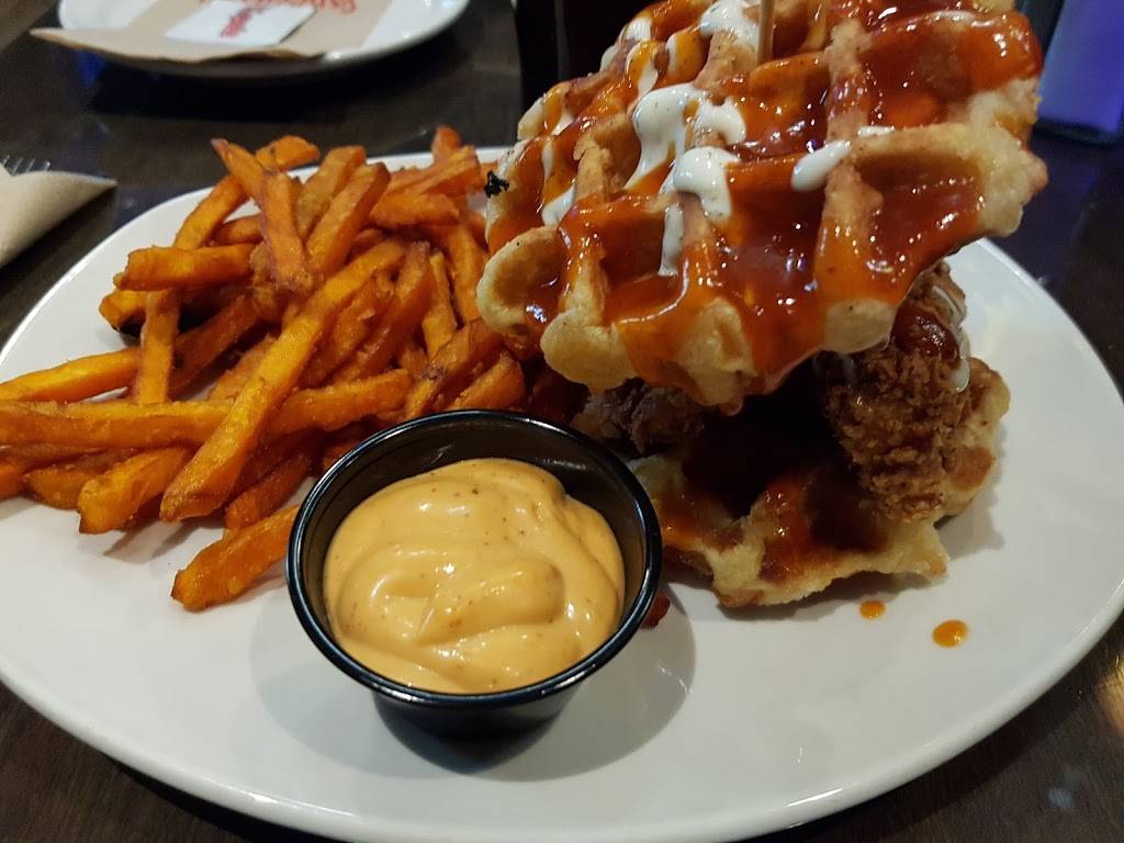 St. Louis Bar & Grill | restaurant | 300 Fourth Ave, St. Catharines, ON L2S 0E6, Canada | 9056829464 OR +1 905-682-9464