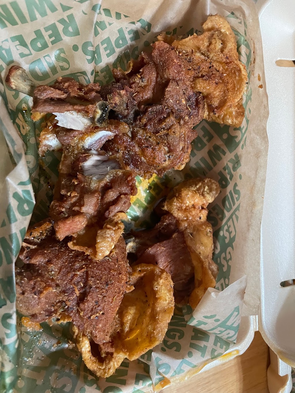 Thighstop | restaurant | 12717 Interstate 45 N Ste 100, Willis, TX 77318, USA | 8002505056 OR +1 800-250-5056