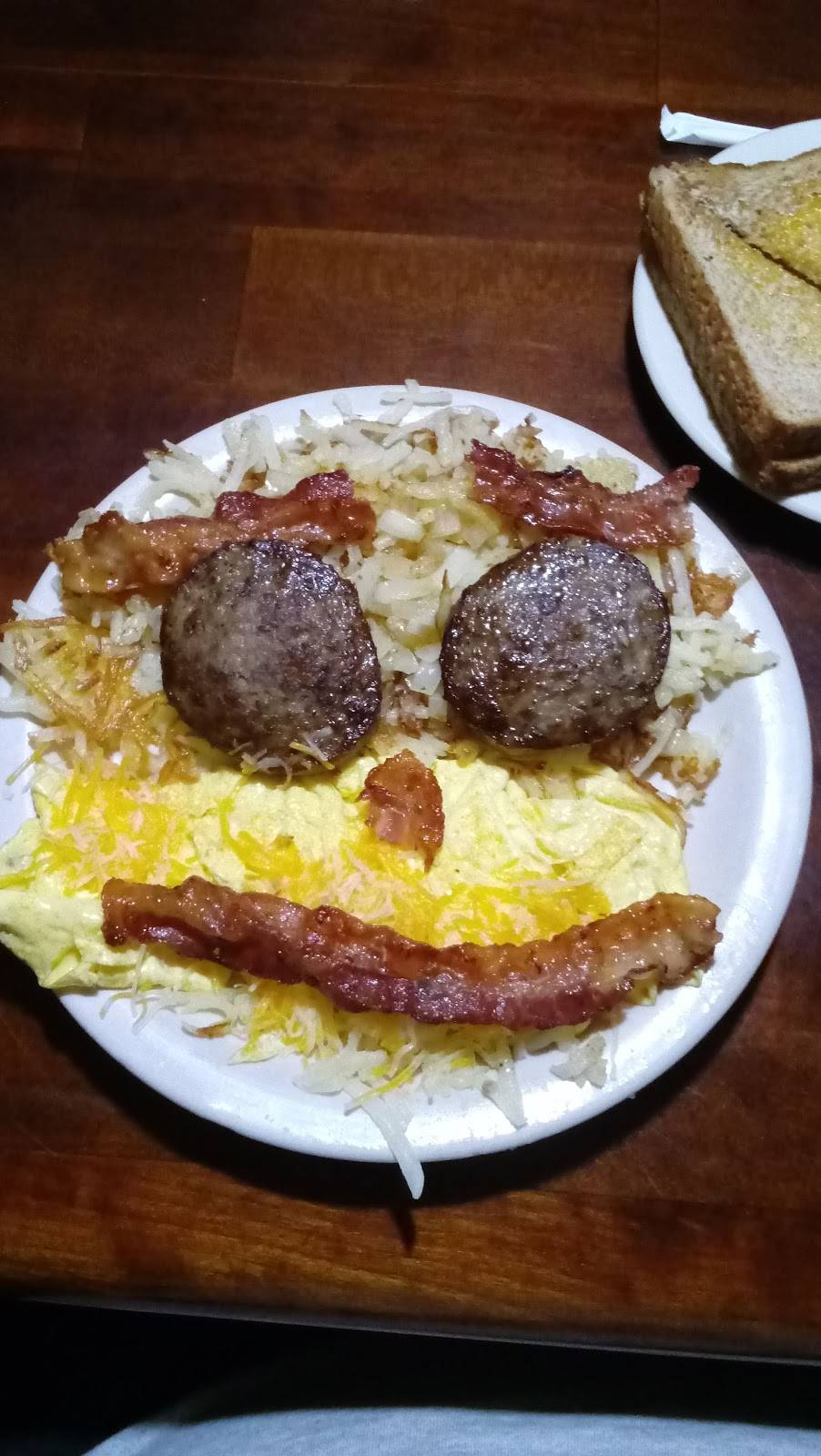 Panel Room | restaurant | 61116 Co Rd 687, Hartford, MI 49057, USA | 2696213656 OR +1 269-621-3656