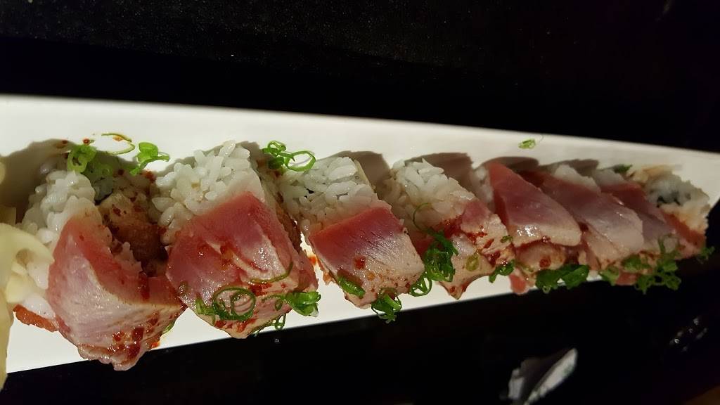 Kama Sushi | restaurant | 1497 Church St, San Francisco, CA 94131, USA | 4154005925 OR +1 415-400-5925