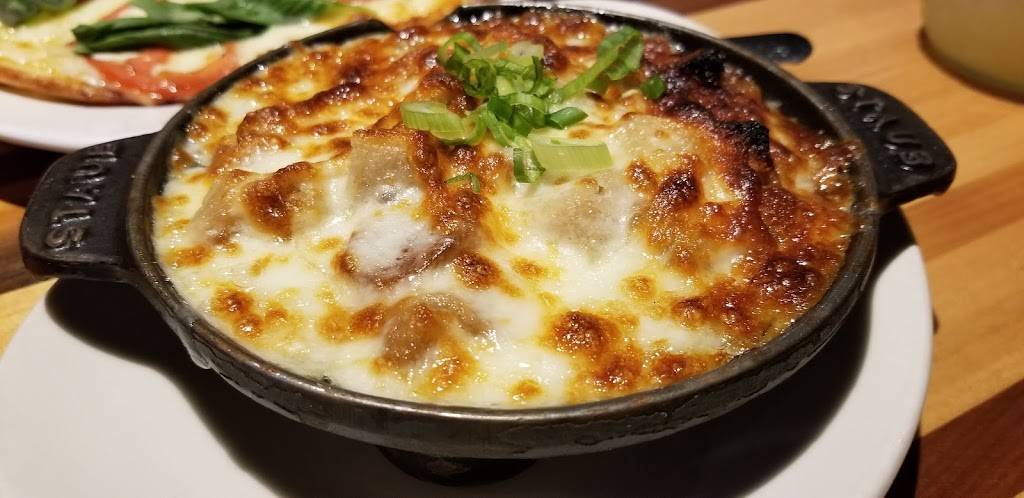 Salt Rock Tavern | restaurant | 3689 Tampa Rd, Oldsmar, FL 34677, USA | 8133364977 OR +1 813-336-4977