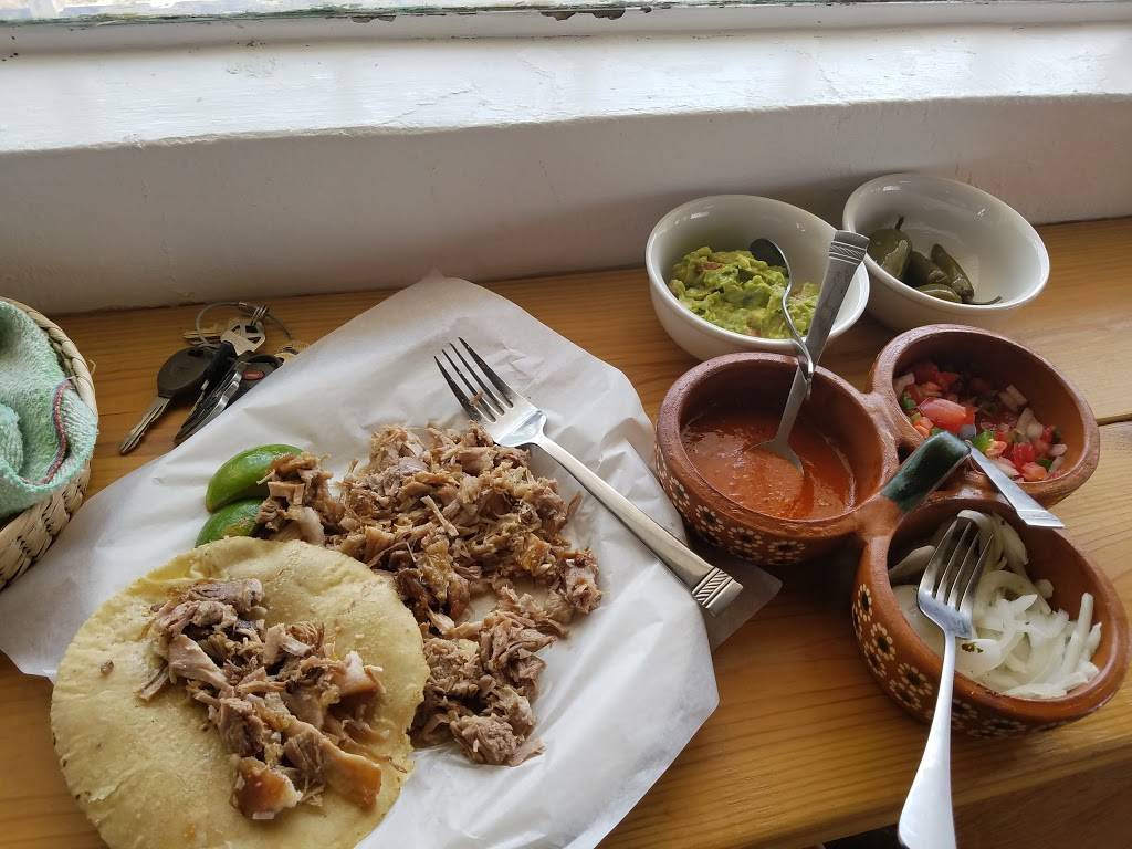 Carnitas Lonja | restaurant | 1107 Roosevelt Ave, San Antonio, TX 78210, USA | 2106123626 OR +1 210-612-3626