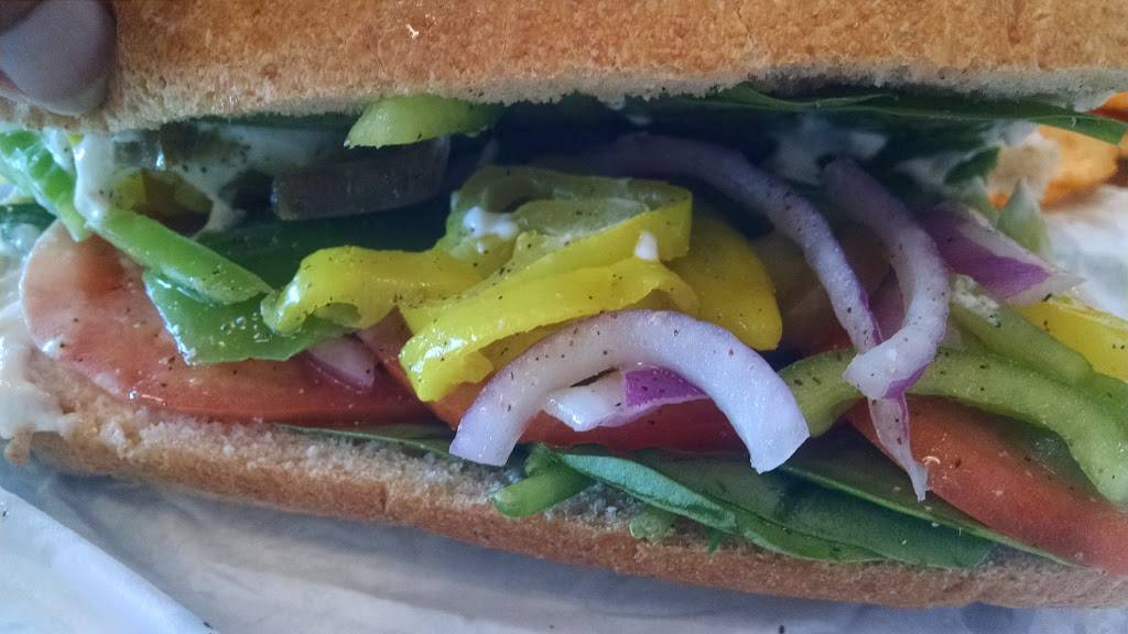 Subway Restaurants | restaurant | 1216 E, Huntsville Hwy, Fayetteville, TN 37334, USA | 9314335654 OR +1 931-433-5654