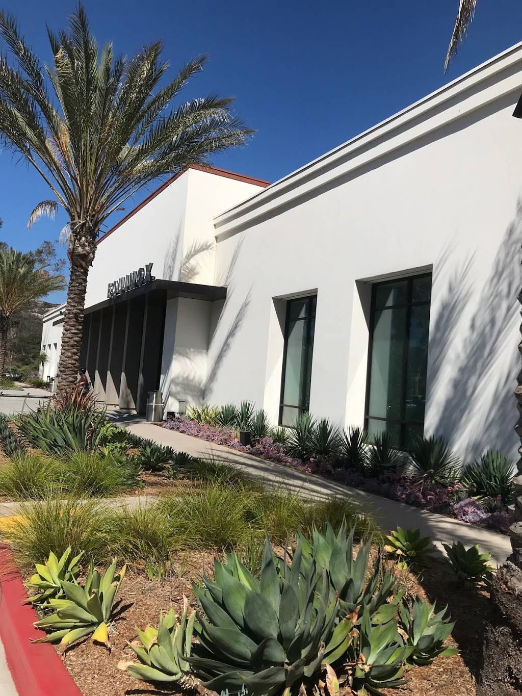 Beaming Organic Superfood Café: La Costa @ Equinox | cafe | at La Costa Shopping Center, 7710 El Camino Real, La Costa, CA 92009, USA | 7609443331 OR +1 760-944-3331