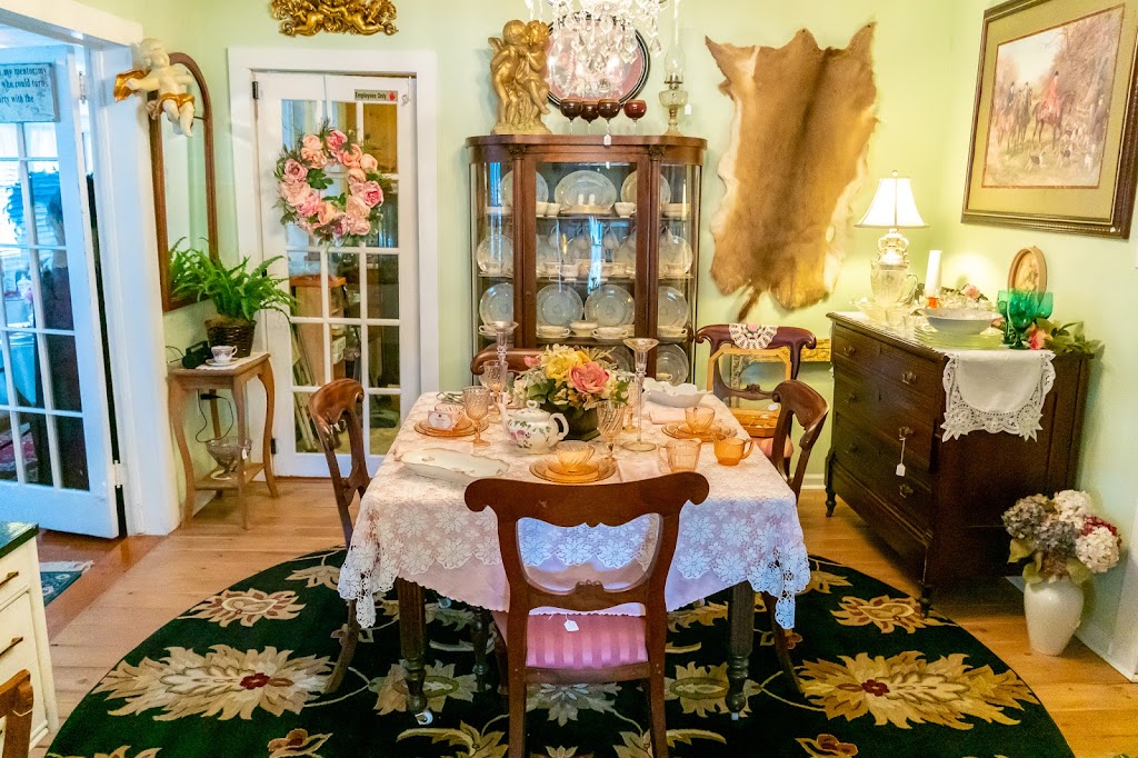 AnnieLu Antiques and Tea Room | restaurant | 5986 Savannah Hwy, Ravenel, SC 29470, USA | 8438890001 OR +1 843-889-0001
