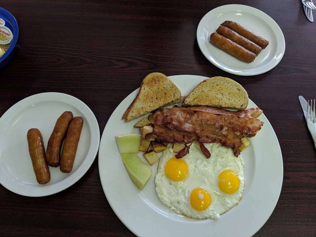 Grandmas Diner | restaurant | 4 Massey St, Borden, ON L0M 1C0, Canada | 7055160190 OR +1 705-516-0190