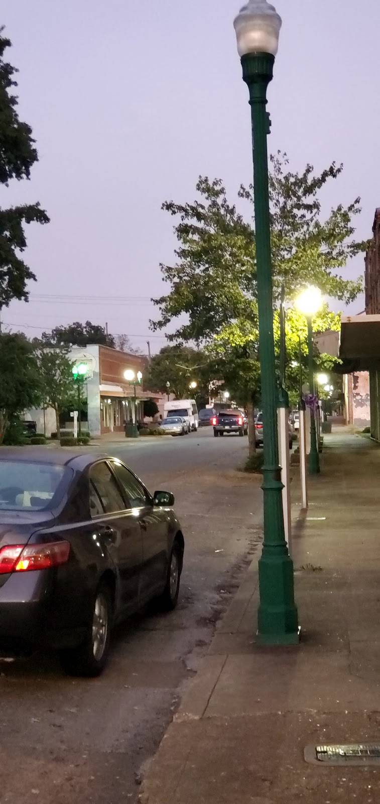 King Wok Restaurant | restaurant | 221 W Hale Ave, Osceola, AR 72370, USA | 8705634000 OR +1 870-563-4000