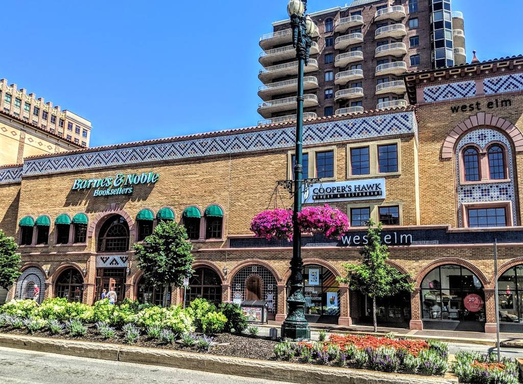 Coopers Hawk Winery & Restaurant | restaurant | 4686 Broadway Blvd, Kansas City, MO 64112, USA | 8165311500 OR +1 816-531-1500