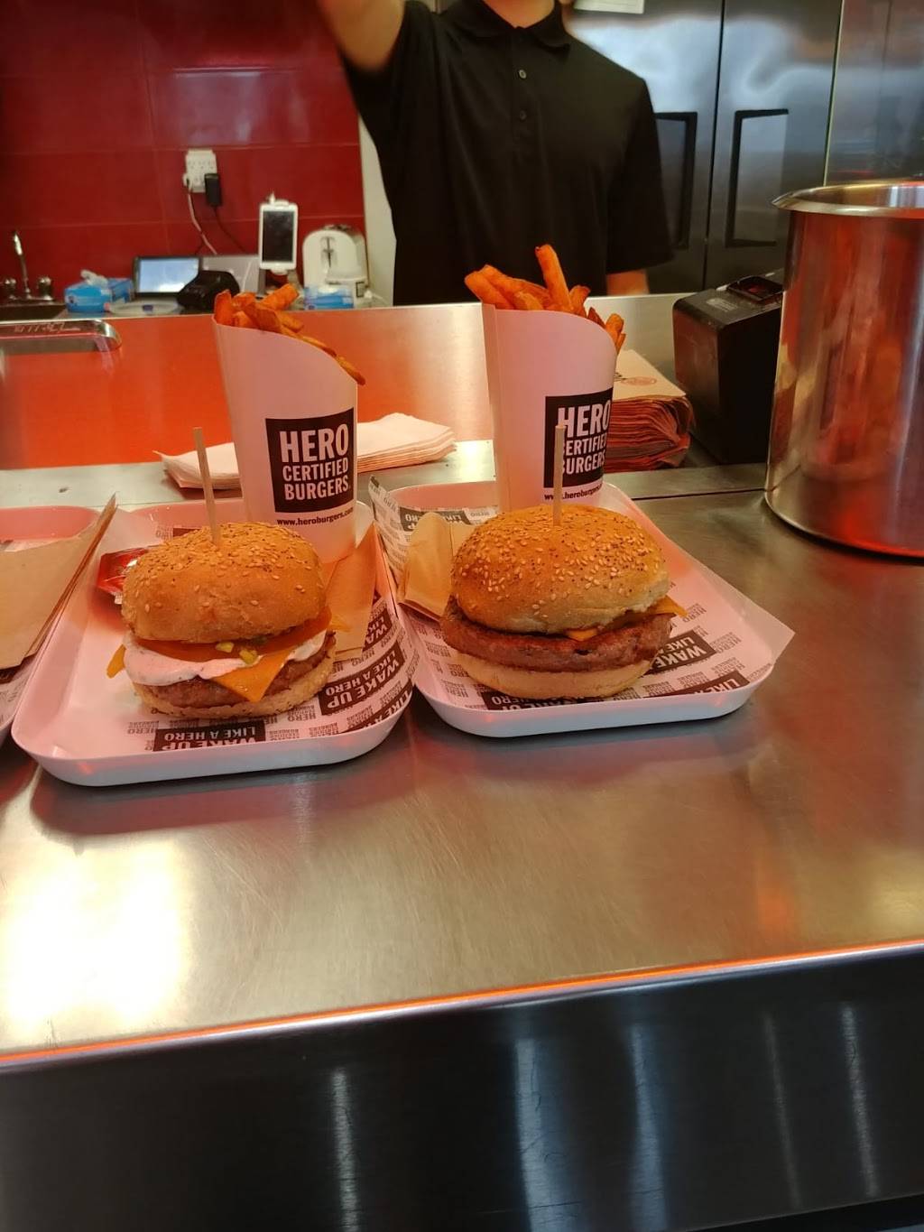 Hero Certified Burgers | restaurant | 511 Maple Grove Dr Unit 31, Oakville, ON L6J 6X8, Canada | 9058151919 OR +1 905-815-1919