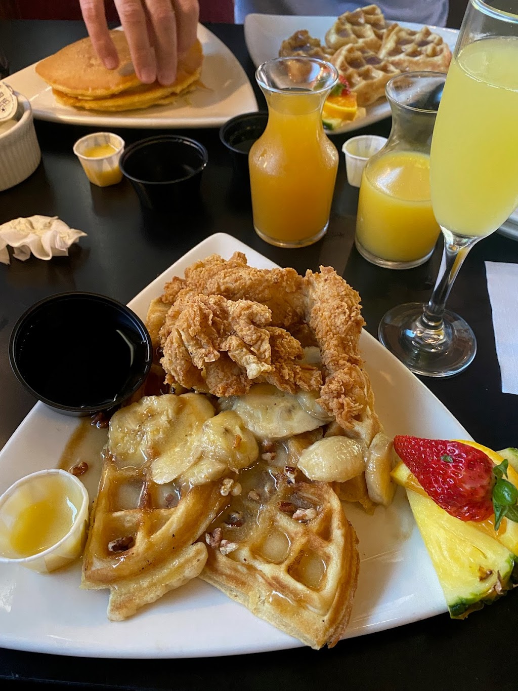 Red Door | restaurant | 3701 Cantrell Rd, Little Rock, AR 72202, USA | 5016668482 OR +1 501-666-8482