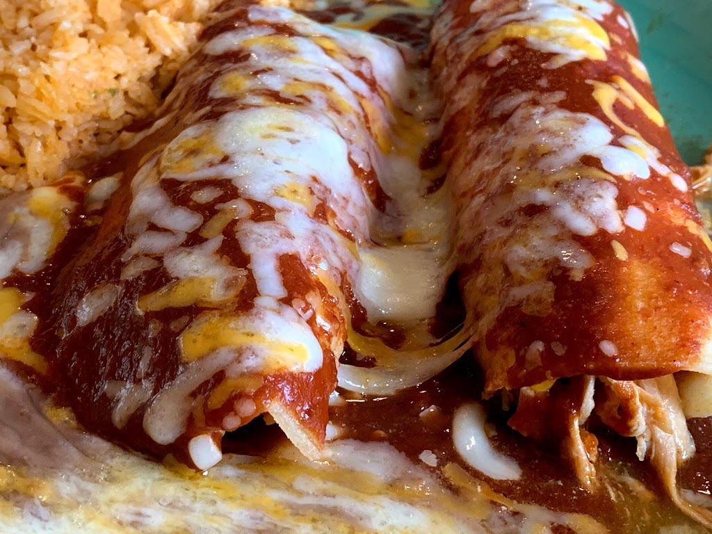 Miguels Family Mexican Restaurant | restaurant | 411 4th Ave, Gold Hill, OR 97525, USA | 5418554296 OR +1 541-855-4296