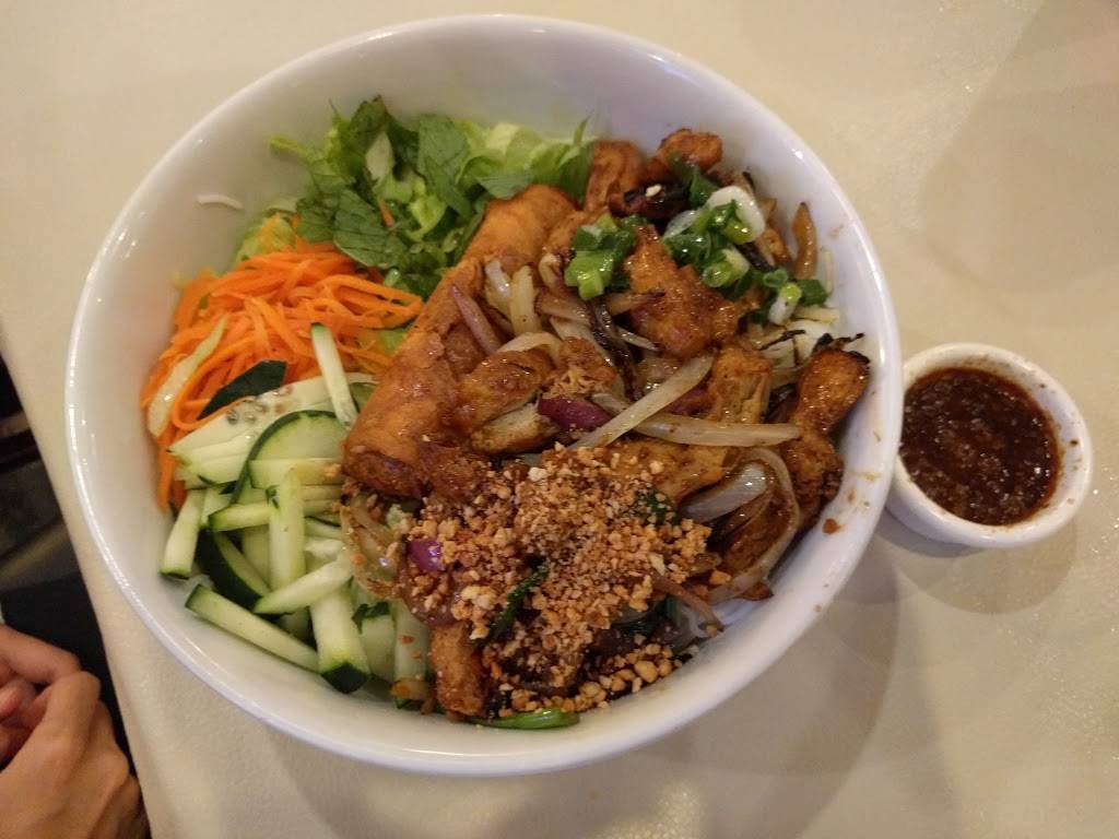 Bun Dong Ba - Vietnamese Noodle House | restaurant | 4023 E Belknap St #B, Haltom City, TX 76111, USA | 8178318778 OR +1 817-831-8778