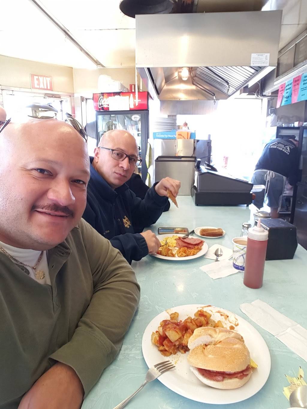 White Rose Diner | restaurant | 1301 E Elizabeth Ave, Linden, NJ 07036, USA | 9084869651 OR +1 908-486-9651