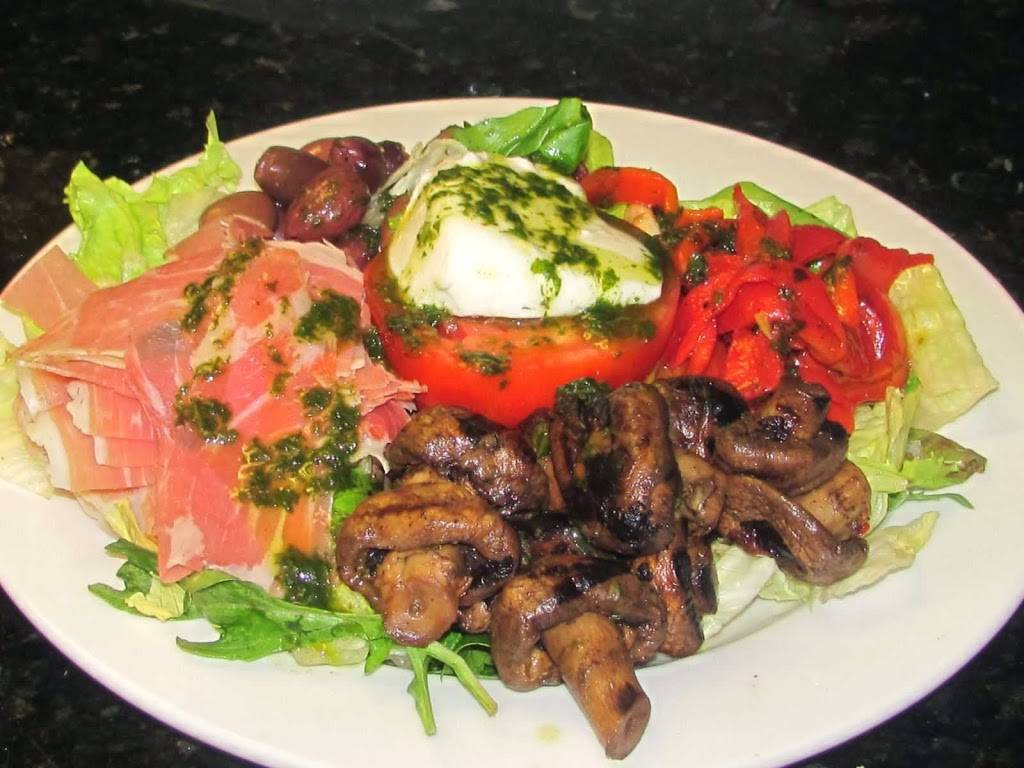 Calabria Ristorante & NY Style Pizza | restaurant | East Towne Center, 13900 County Rd 455 #101, Clermont, FL 34711, USA | 4076565144 OR +1 407-656-5144