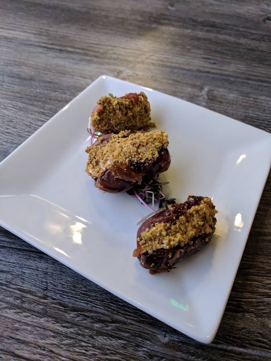 Hundred North Bar & Kitchen | restaurant | 100 N Gilbert Rd, Gilbert, AZ 85234, USA | 4803613536 OR +1 480-361-3536