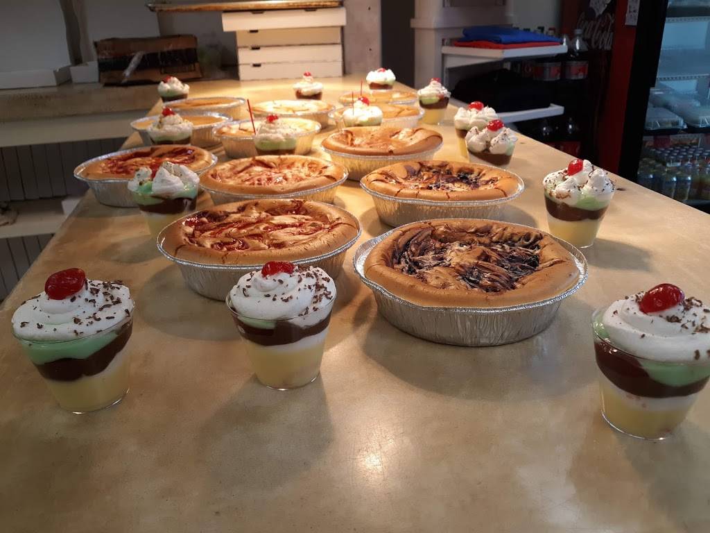 Russos Pizza | restaurant | Chateau Center, 1760 44th St SW, Wyoming, MI 49519, USA | 6165303200 OR +1 616-530-3200