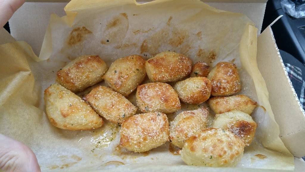 Dominos Pizza | meal delivery | 2601 Plymouth Rd, Ann Arbor, MI 48105, USA | 7346633333 OR +1 734-663-3333