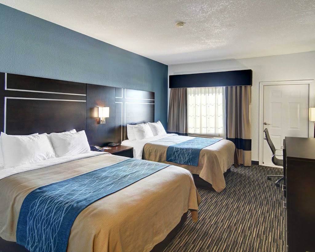 Comfort Inn & Suites Beachfront | restaurant | 6302 Seawall Blvd, Galveston, TX 77551, USA | 4097418888 OR +1 409-741-8888