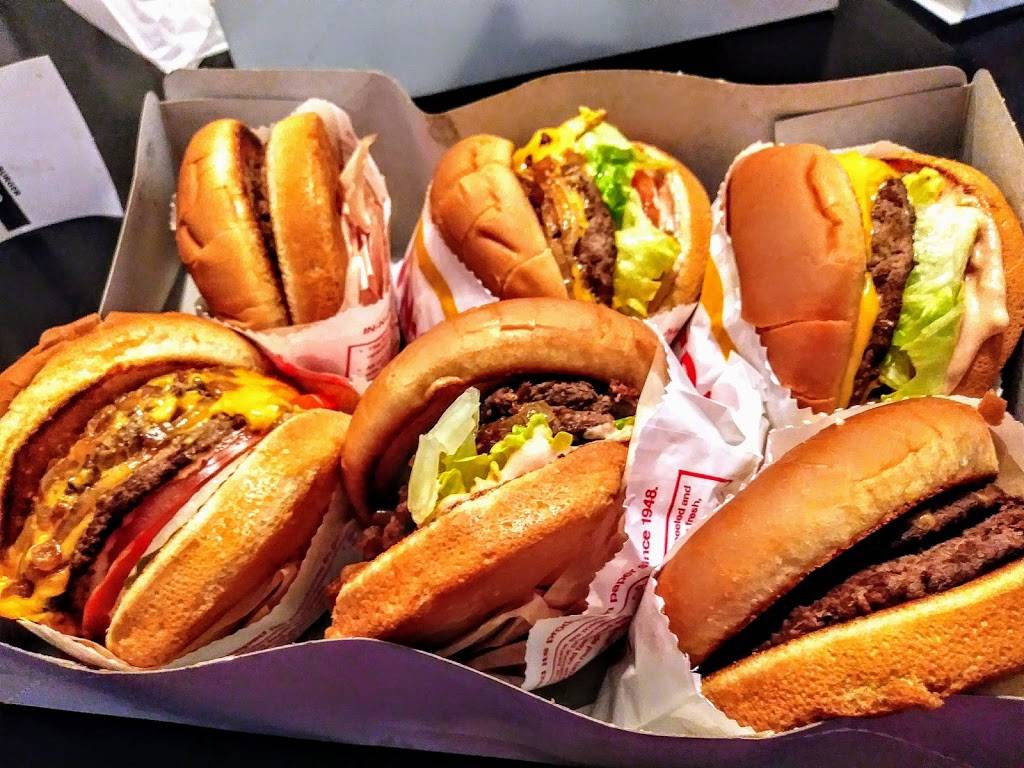 In-N-Out Burger | restaurant | 10525 Carmenita Rd, Santa Fe Springs, CA 90670, USA | 8007861000 OR +1 800-786-1000