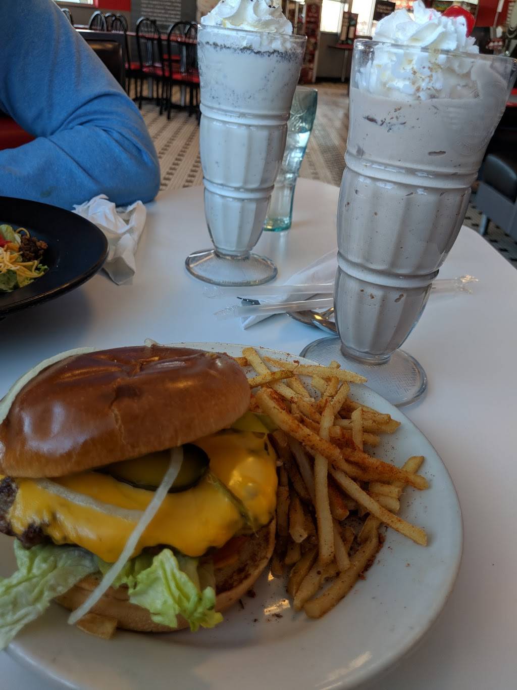 Steak n Shake | restaurant | 6075 Emerald Pkwy, Dublin, OH 43016, USA | 6147981714 OR +1 614-798-1714