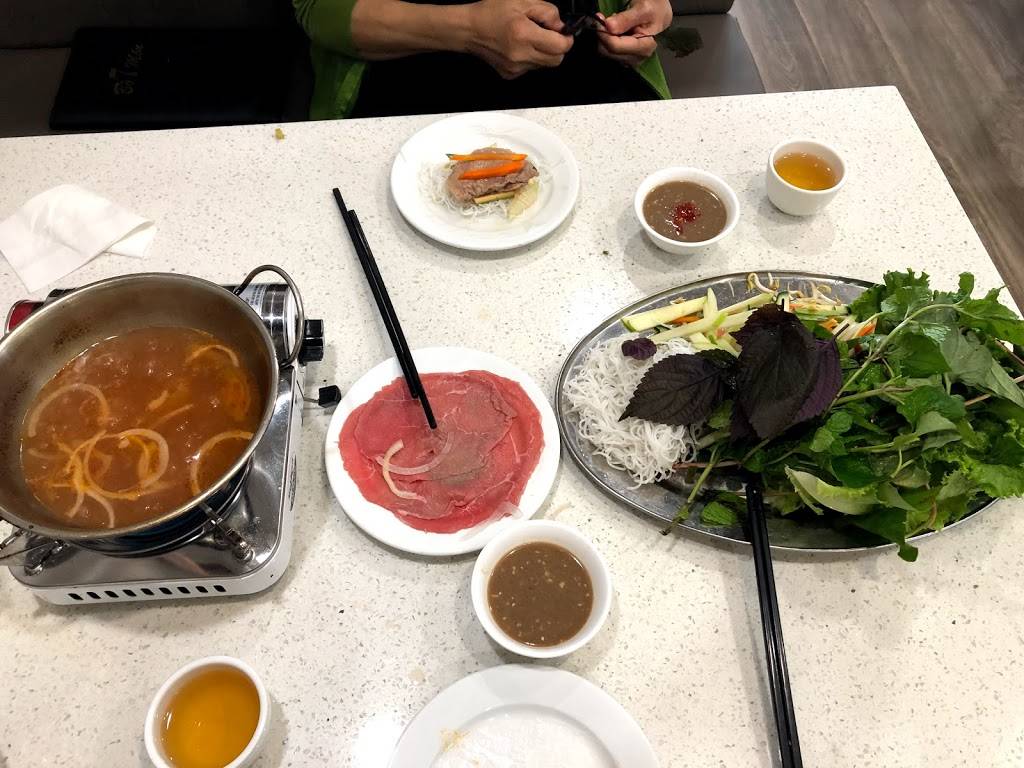 Bo 7 Mon | restaurant | 2437 Finch Ave W, North York, ON M9M 2E7, Canada | 6473488199 OR +1 647-348-8199