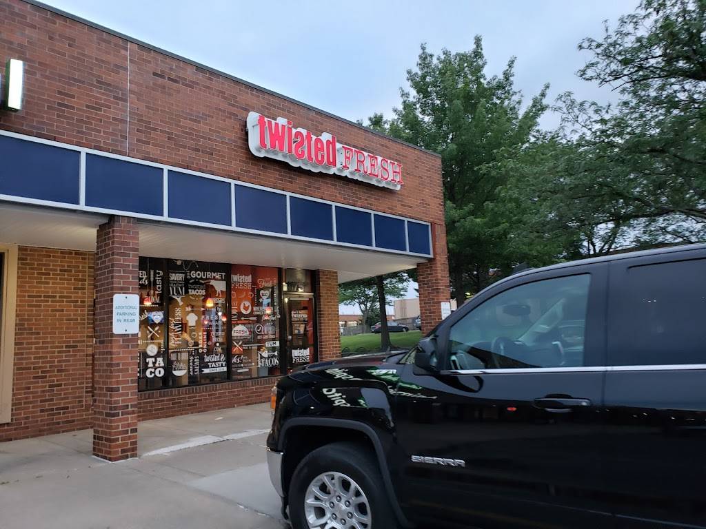 Twisted Fresh | restaurant | 11737 College Blvd, Overland Park, KS 66210, USA | 9133874811 OR +1 913-387-4811