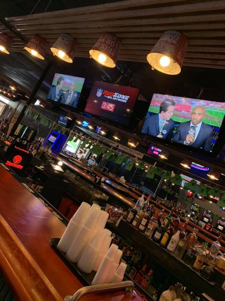 Richards Grille & Bar | restaurant | 7570 Starkey Rd STE J, Seminole, FL 33777, USA | 7273174530 OR +1 727-317-4530