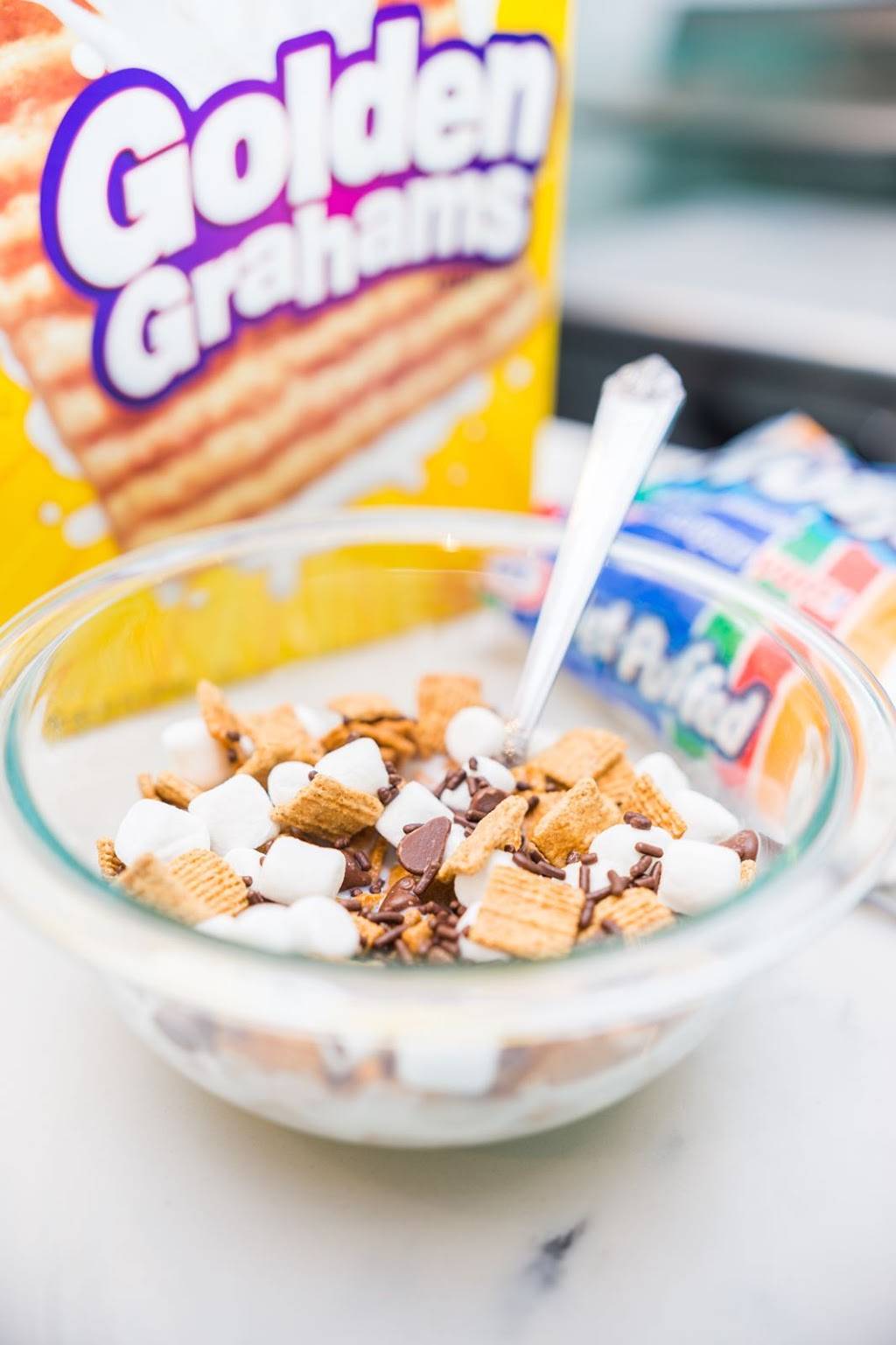 Gizmos Cereal Bar | restaurant | 215 W 6th St #109, Los Angeles, CA 90014, USA | 2133725595 OR +1 213-372-5595